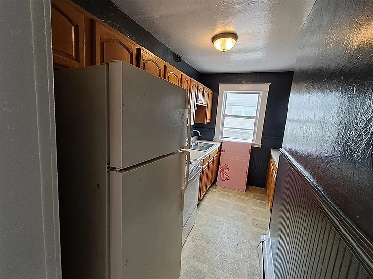 146 Charlton St #1 — Photo 6