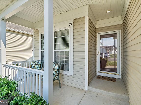 4th image of 24 Chantilly Pl