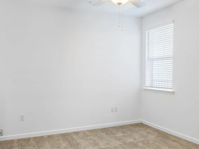 Ashton Oaks — Photo 18