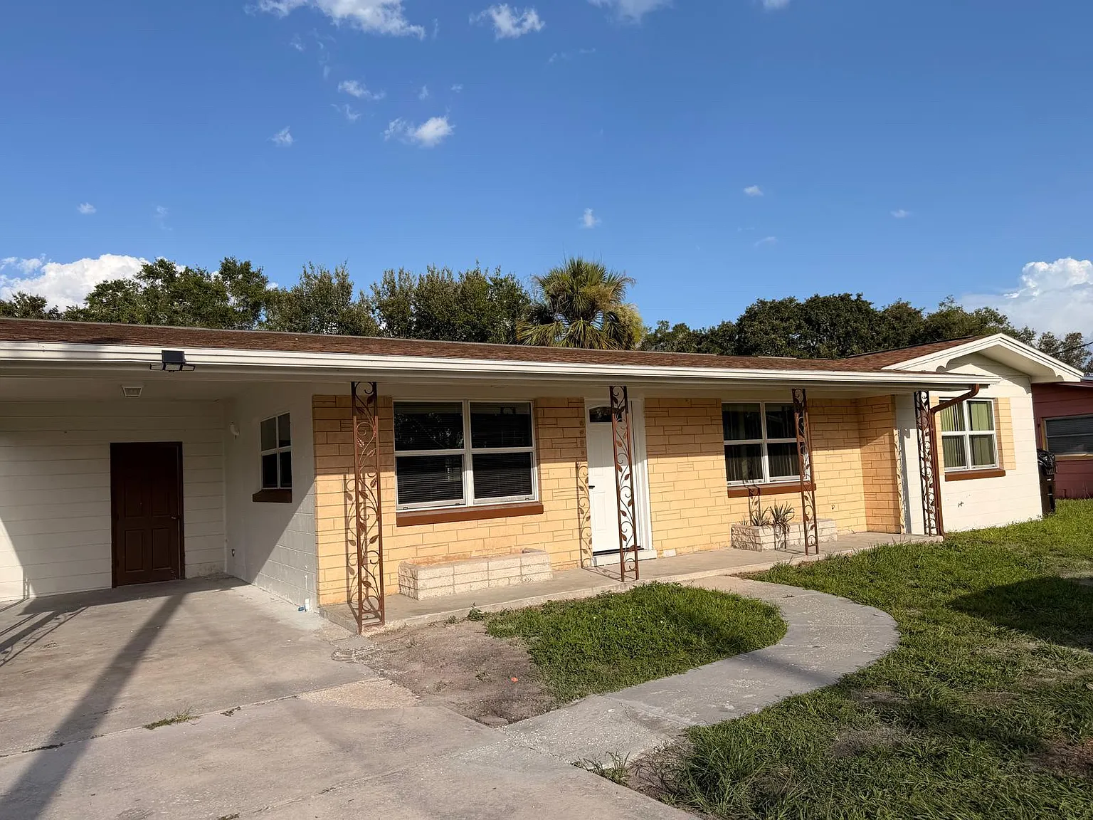3 bed, 1200 sqft, $2,300 — Photo 1