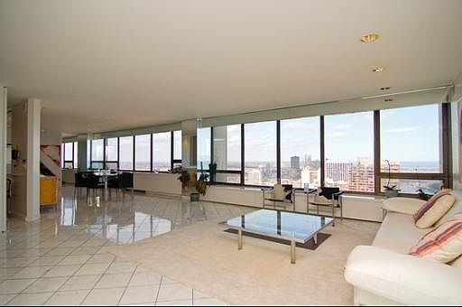 3rd image of 2800 N Lake Shore Dr APT 4207