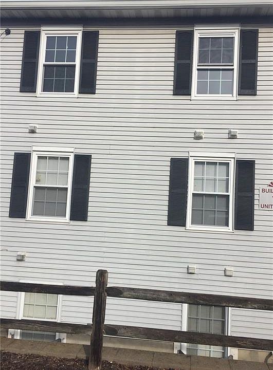 1st image of 7 Lexington Hl Unit 2