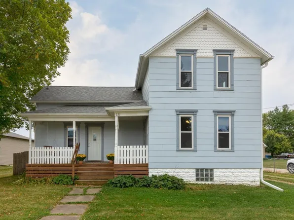 221 W Fayette St, Denver, IA 50622