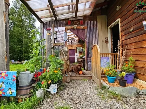 3451 Sharon Rd, North Pole, AK 99705