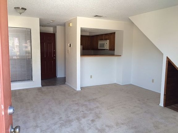 4th image of 2301 Balsam Dr APT M213