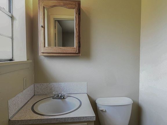3rd image of 3120 Cloverdale Pl