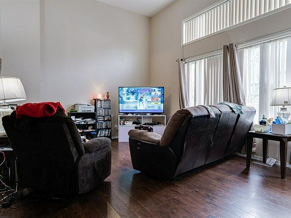 5th image of 7038 N 16th Ave SE #916
