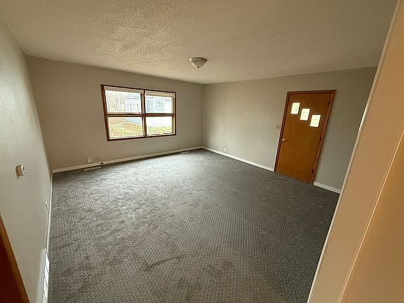 4th image of 315 S Hazel Ave