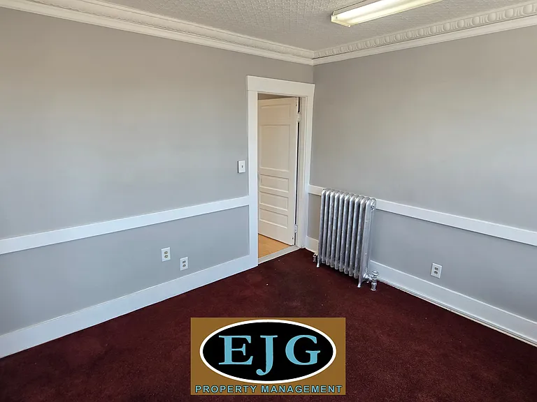 18 E Broadway #1 — Photo 10