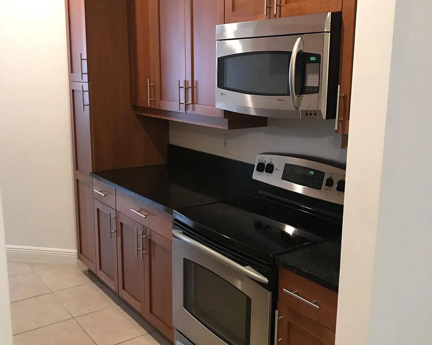 1 bed, 1.0 bath, 762 sqft, $1,850 — Photo 3