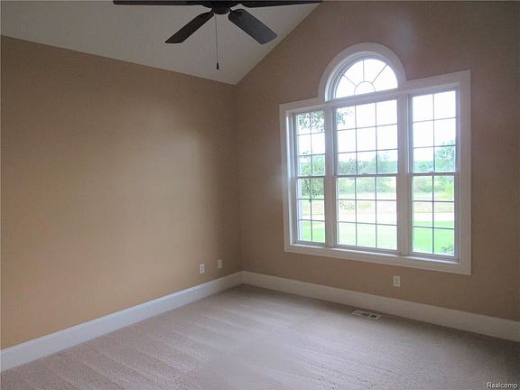 5th image of 8022 Creekwood Ln
