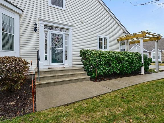 3rd image of 96 Camden Ct