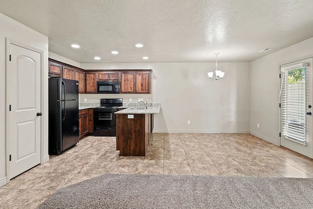 Angels Landing Townhomes — Photo 3