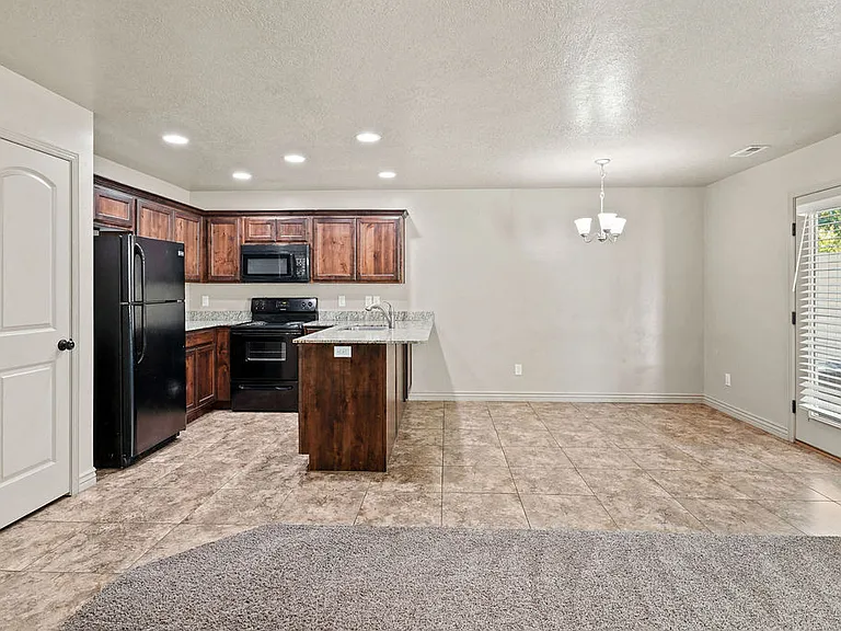 Angels Landing Townhomes — Photo 3