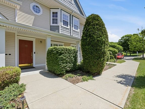 5th image of 156 Old Farm Dr