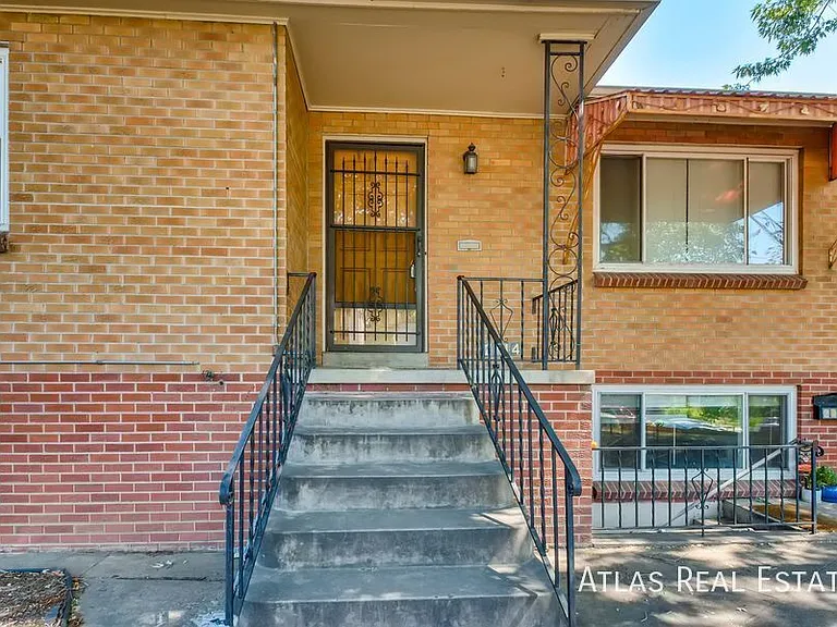 2714 N Grove St — Photo 8