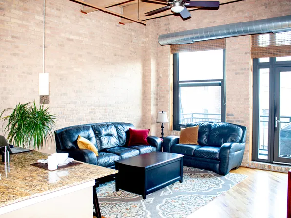 1040 W Adams St Unit 318, Chicago, IL 60607