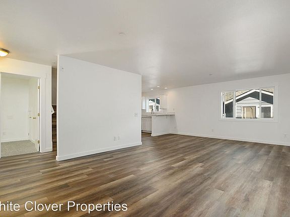 3rd image of 3010 Norton Ave #C