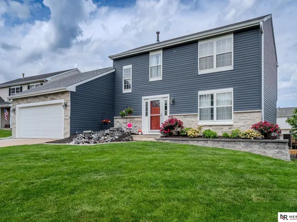 15976 S St, Omaha, NE 68135