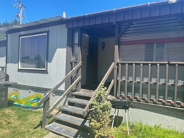 502 Frontier St — Photo 3