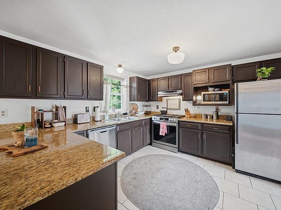 2nd image of 89 Stonington Drive
