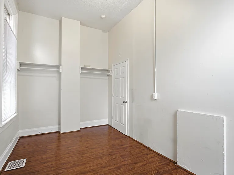 122 E University Ave #1 — Photo 6