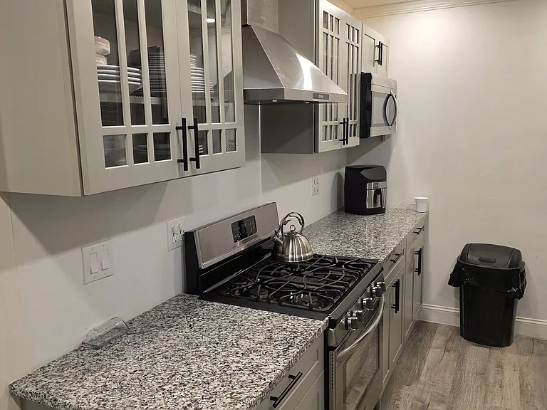 2300 S Arlington Ave — Photo 27