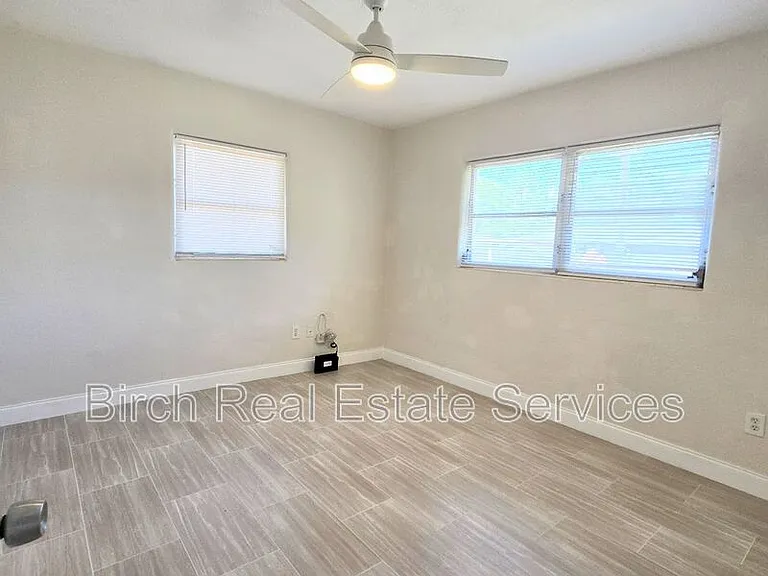 1406 Lemon St — Photo 9