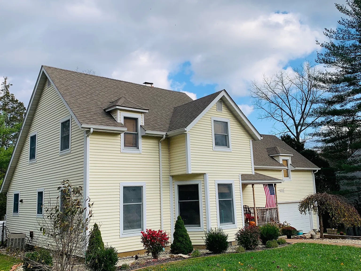 4 bed, 2320 sqft, $4,000 — Photo 1