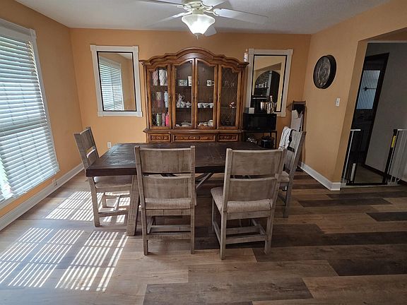 3rd image of 109 Concord Cir