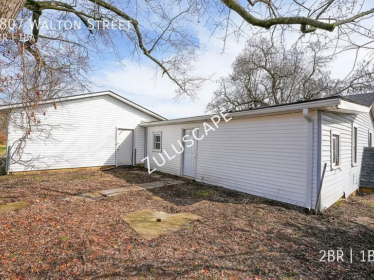 1807 Walton St — Photo 17