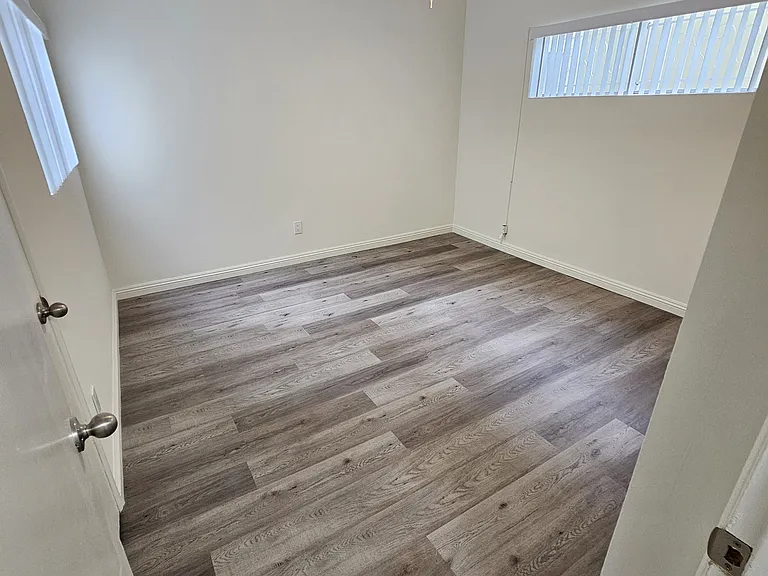 916 N Sierra Bonita Ave — Photo 10