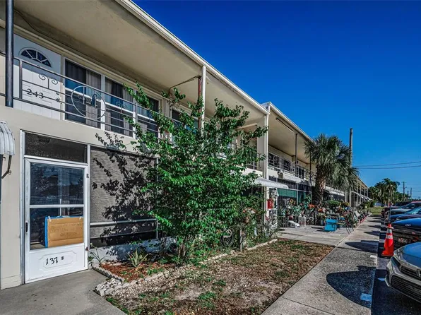 4051 58th St N APT 243, Kenneth City, FL 33709