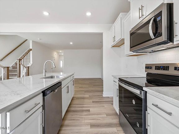 2nd image of 934 Kensley Grove Ln #60