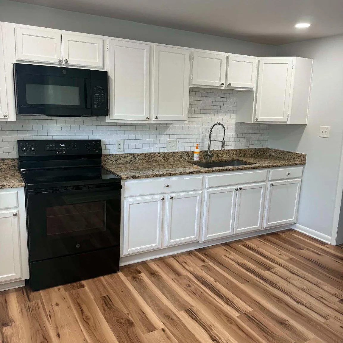 2 bed, 1.0 bath, 1200 sqft, $1,575 — Photo 3