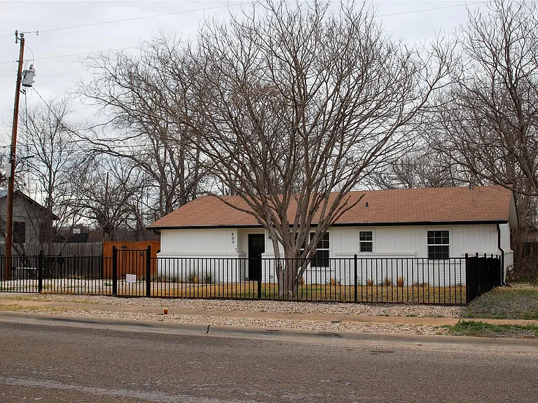 409 Avenue R — Photo 3