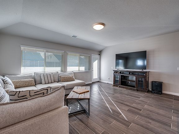3rd image of 1220 Mill Pl
