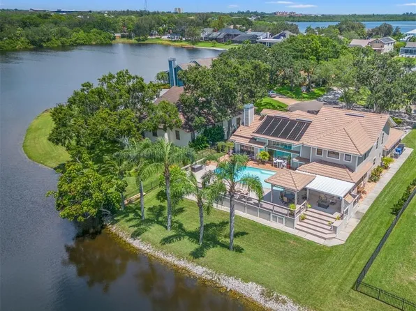 737 Suwannee Ct NE, Saint Petersburg, FL 33702