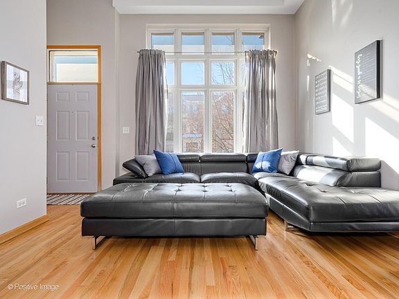 4th image of 4922 W Lawrence Ave