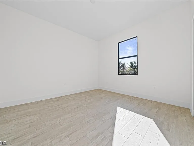 2222 Kenneth Ave S — Photo 7