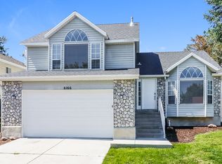 6166 S Eagle Nest Dr, Murray, UT 84123