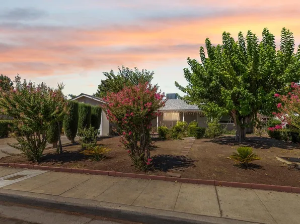 3069 Thompson Ave, Selma, CA 93662