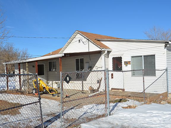 2nd image of 715 Isabell St