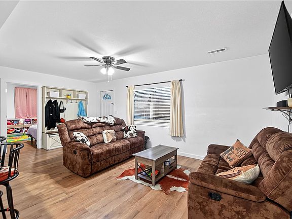 4th image of 403 1st Ave SW