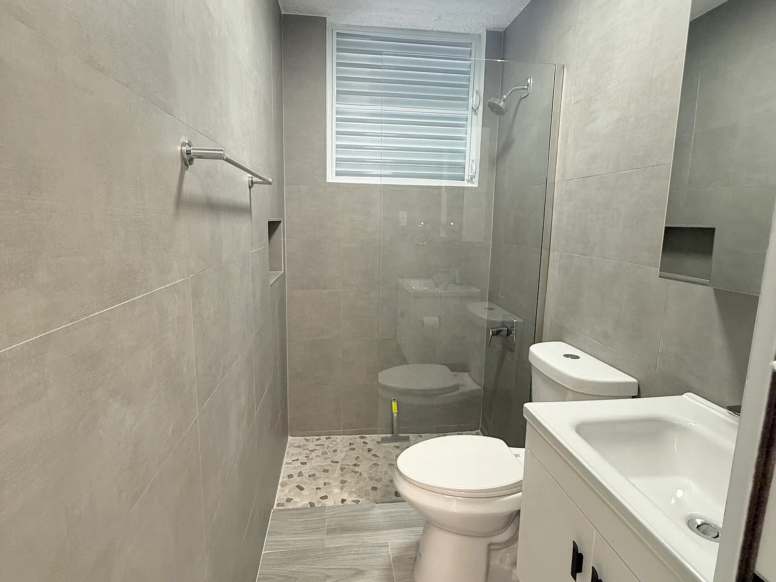 2 bed, 800 sqft, $1,750 — Photo 3