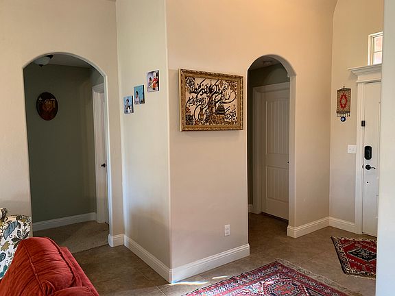 4th image of 3808 Montclair Dr