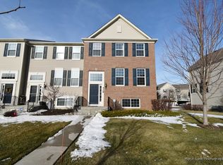 428 Town Center Blvd, Gilberts, IL 60136