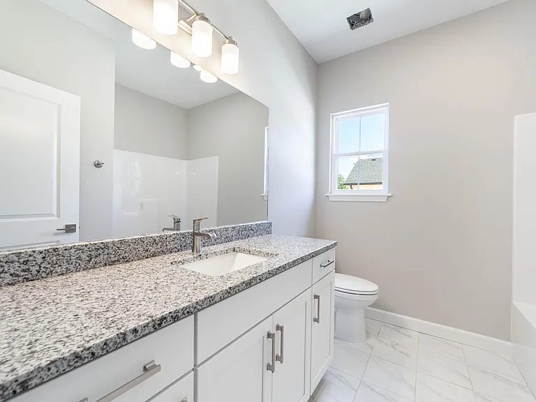 200 W Green Meadows Rd — Photo 8