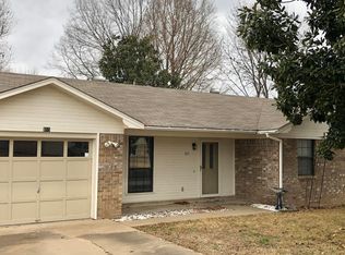 815 N Cumberland Ct, Russellville, AR 72801