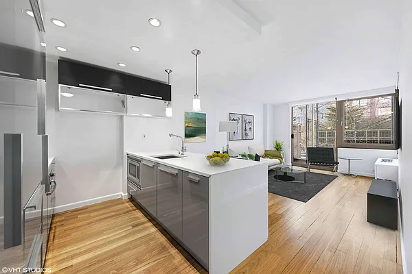 Sold by Digs Realty Group | media 4